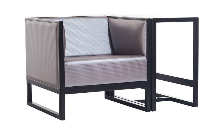 Dřevěné lounge křeslo TON CASABLANCA 363 683 – buk, celočalouněné
